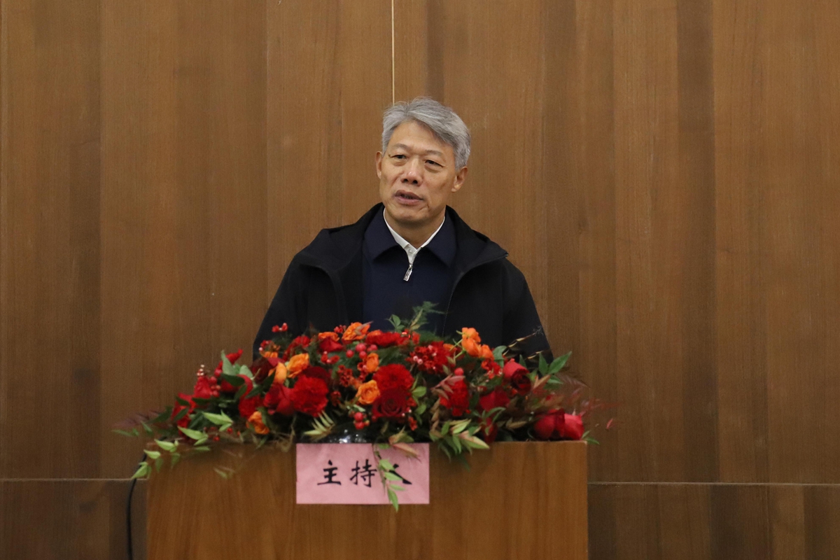 02-公司黨委書記、總經(jīng)理李子憲在儀式上講話.JPG